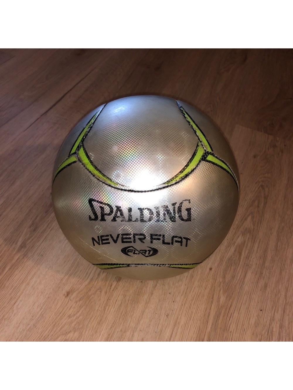 RARE SPALDING NEVER FLAT SOCCER BALL MATCH SILVER REFLECTIVE SIZE 5 VINTAGE